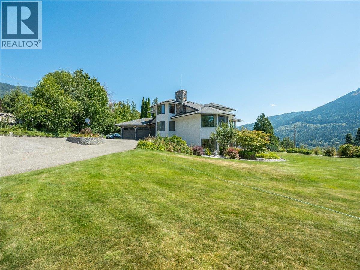 5725 Taghum Frontage Road, Taghum, British Columbia  V1L 6X9 - Photo 3 - 10396898