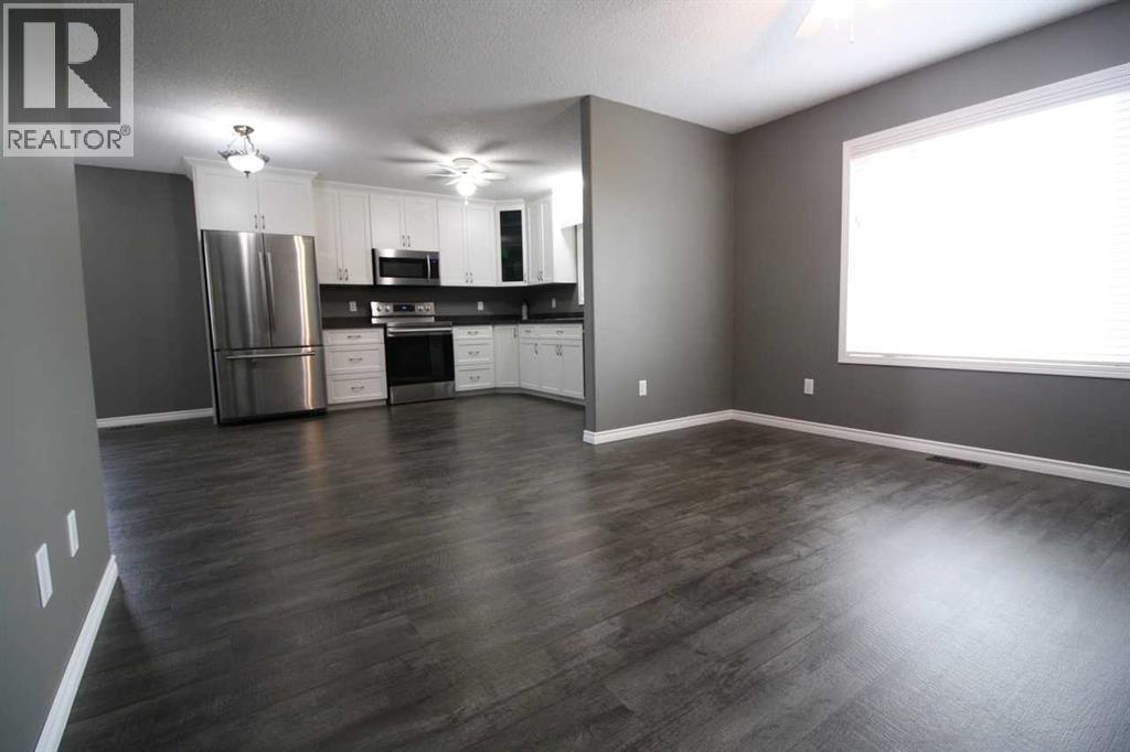 80 Deerglen, High Level, Alberta  T0H 1Z0 - Photo 4 - A2321756