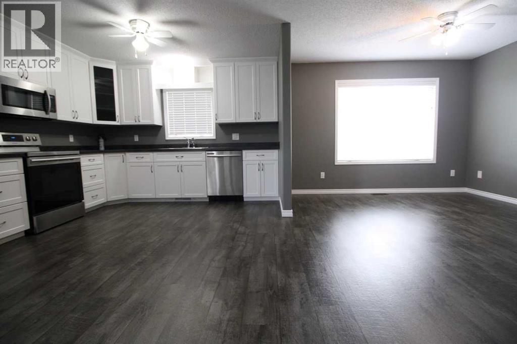 80 Deerglen, High Level, Alberta  T0H 1Z0 - Photo 7 - A2321756