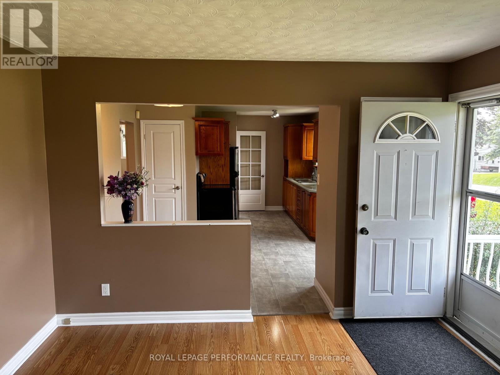 3013 Johnston Avenue, Cornwall, Ontario  K6K 1G8 - Photo 3 - X13660394