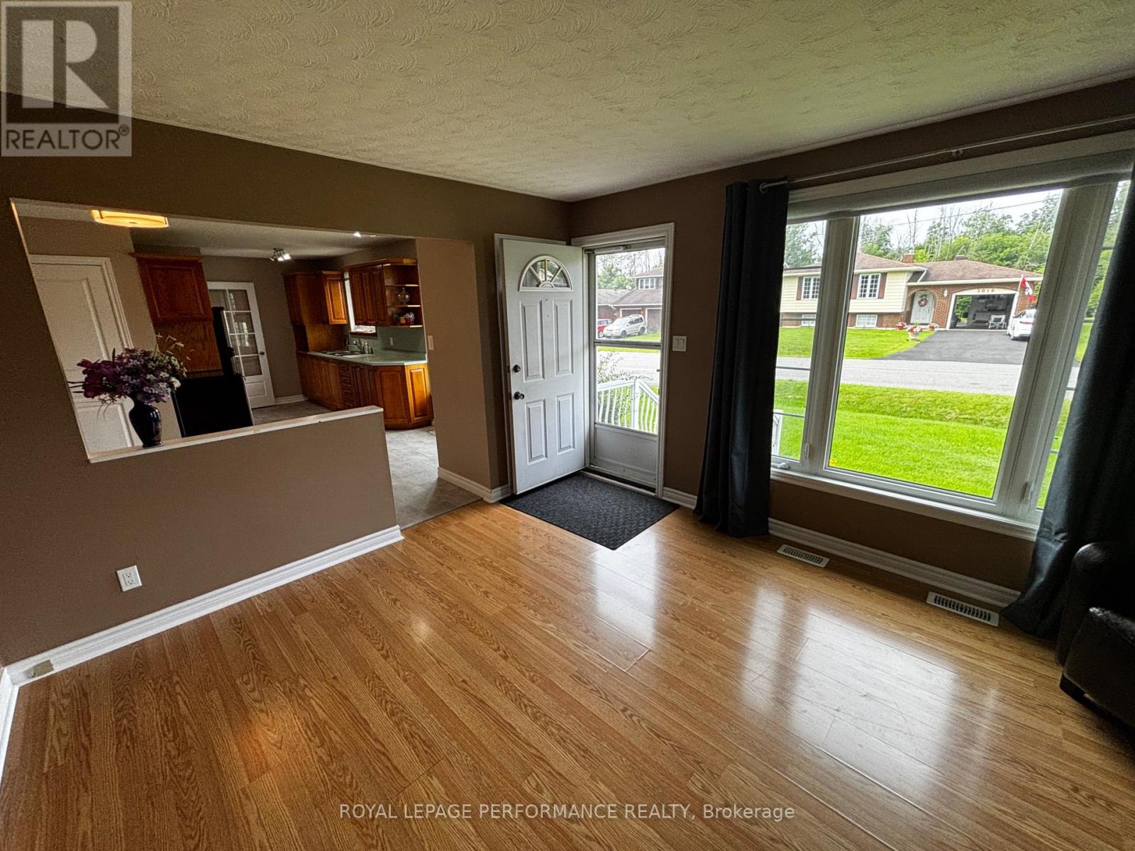 3013 Johnston Avenue, Cornwall, Ontario  K6K 1G8 - Photo 4 - X13660394