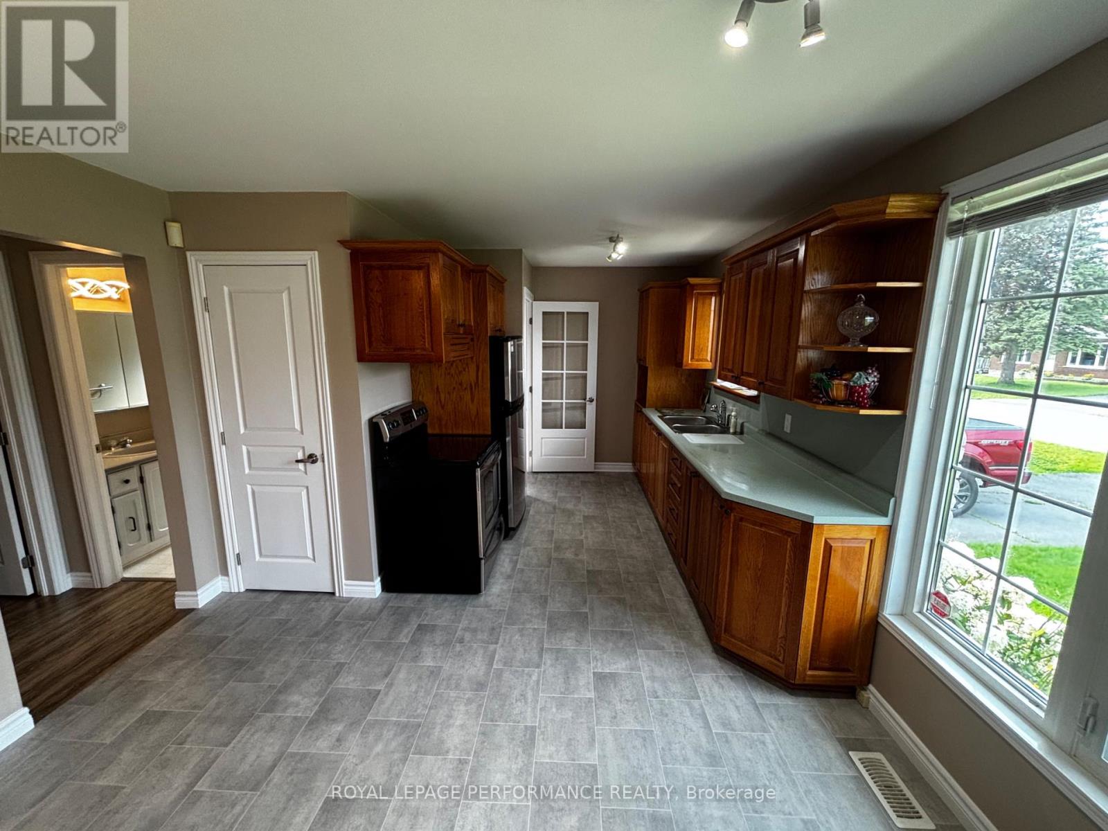 3013 Johnston Avenue, Cornwall, Ontario  K6K 1G8 - Photo 6 - X13660394