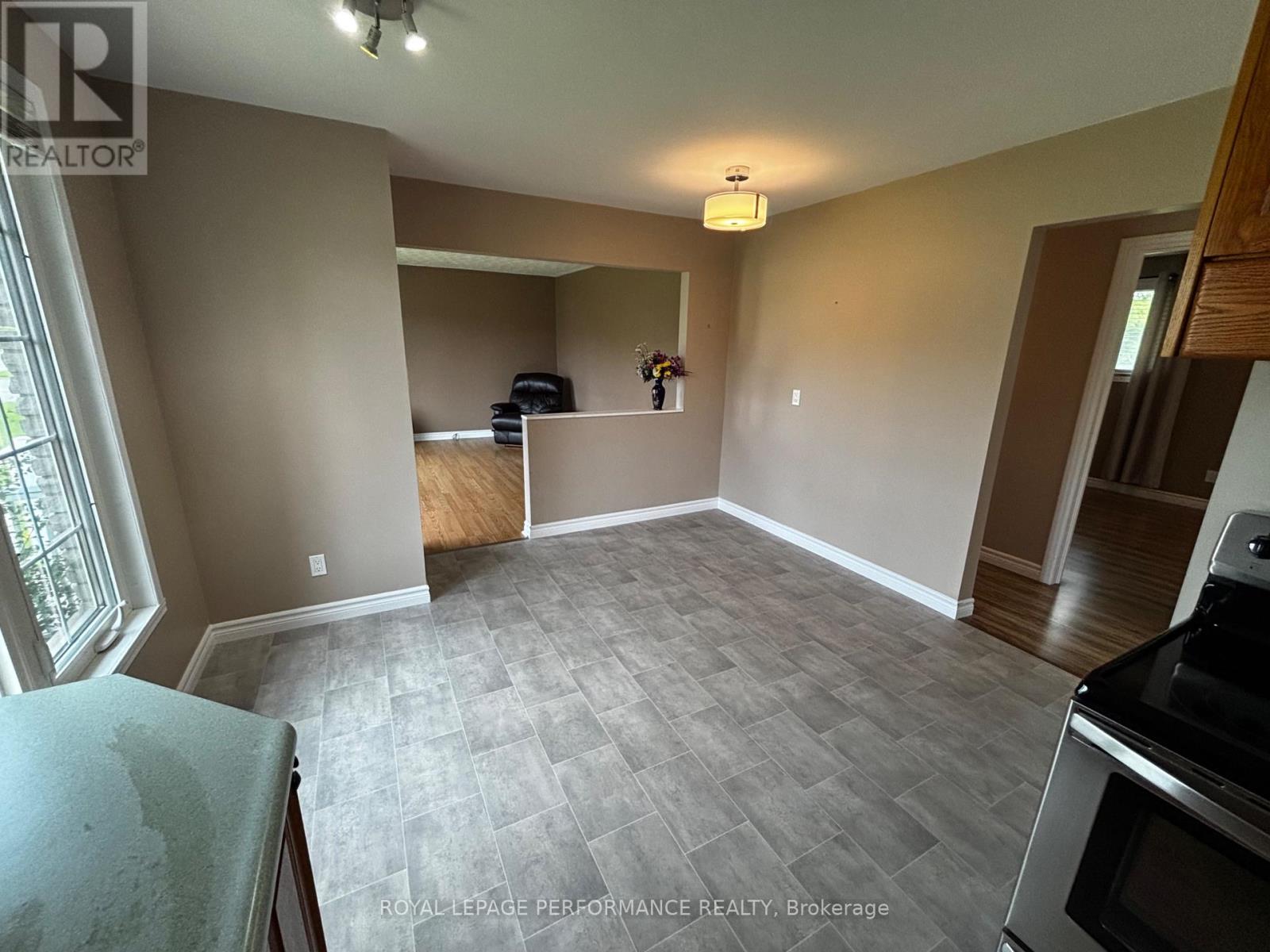 3013 Johnston Avenue, Cornwall, Ontario  K6K 1G8 - Photo 8 - X13660394