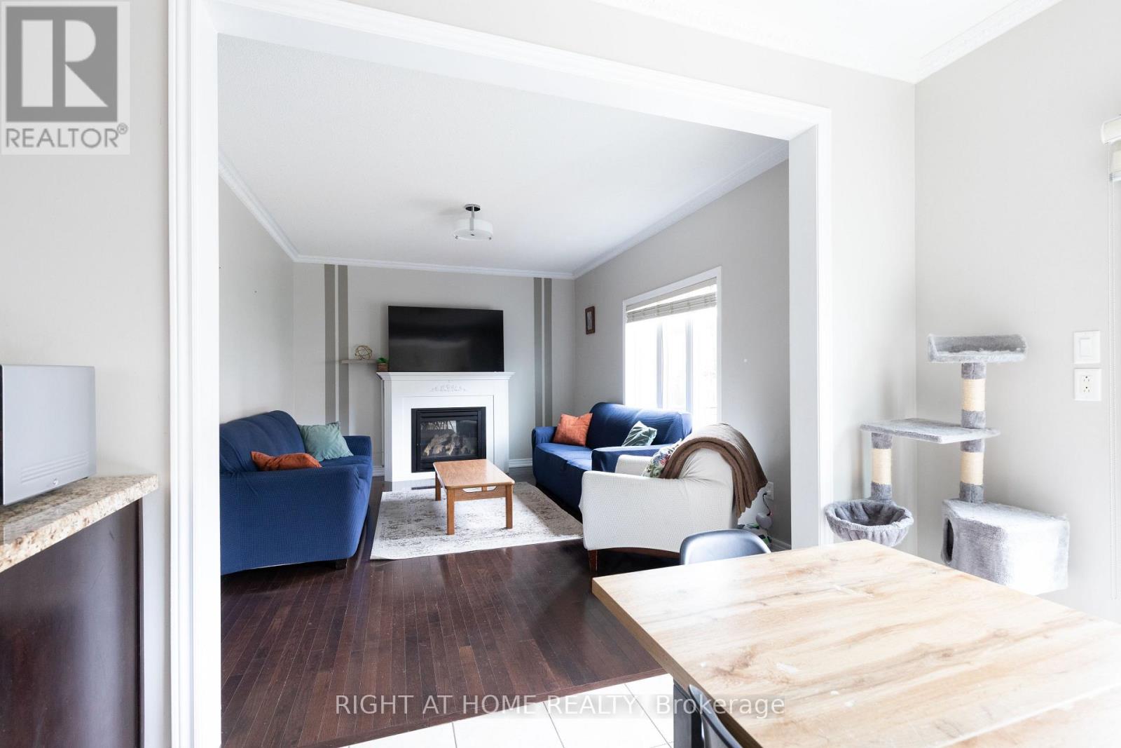 182 Maurier Boulevard, Vaughan, Ontario L6A 0V2 - Photo 4 - N13660396