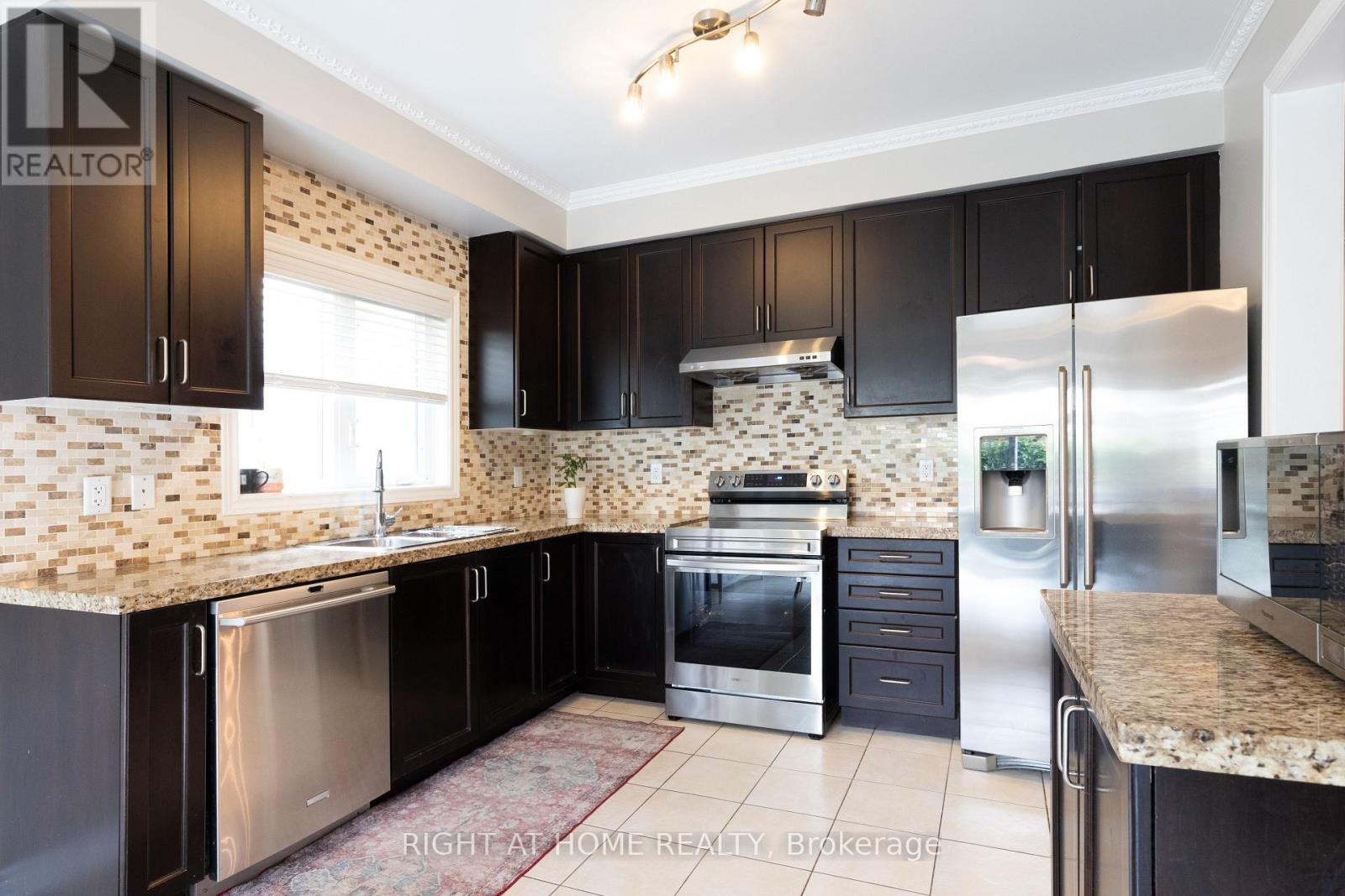 182 Maurier Boulevard, Vaughan, Ontario L6A 0V2 - Photo 8 - N13660396