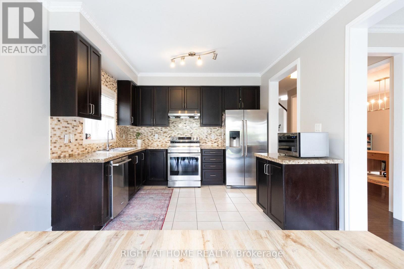 182 Maurier Boulevard, Vaughan, Ontario L6A 0V2 - Photo 9 - N13660396