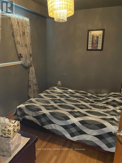 112 Anthia Drive W, Toronto, Ontario  M9L 1K8 - Photo 11 - W13660390