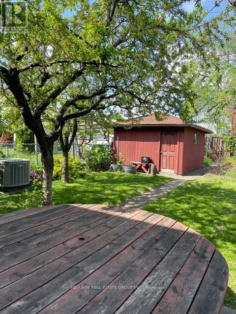 112 Anthia Drive W, Toronto, Ontario  M9L 1K8 - Photo 19 - W13660390