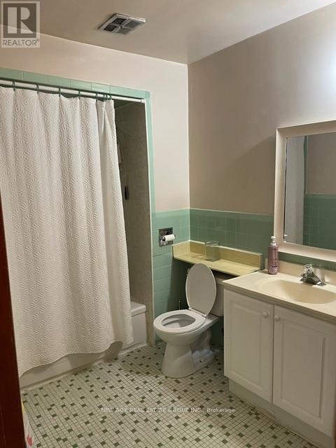 112 Anthia Drive W, Toronto, Ontario  M9L 1K8 - Photo 7 - W13660390