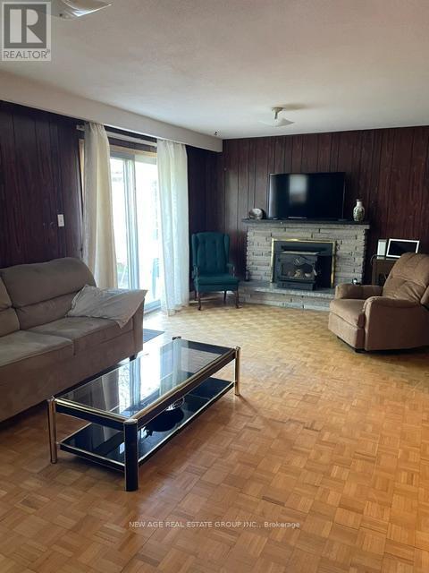 112 Anthia Drive W, Toronto, Ontario  M9L 1K8 - Photo 9 - W13660390