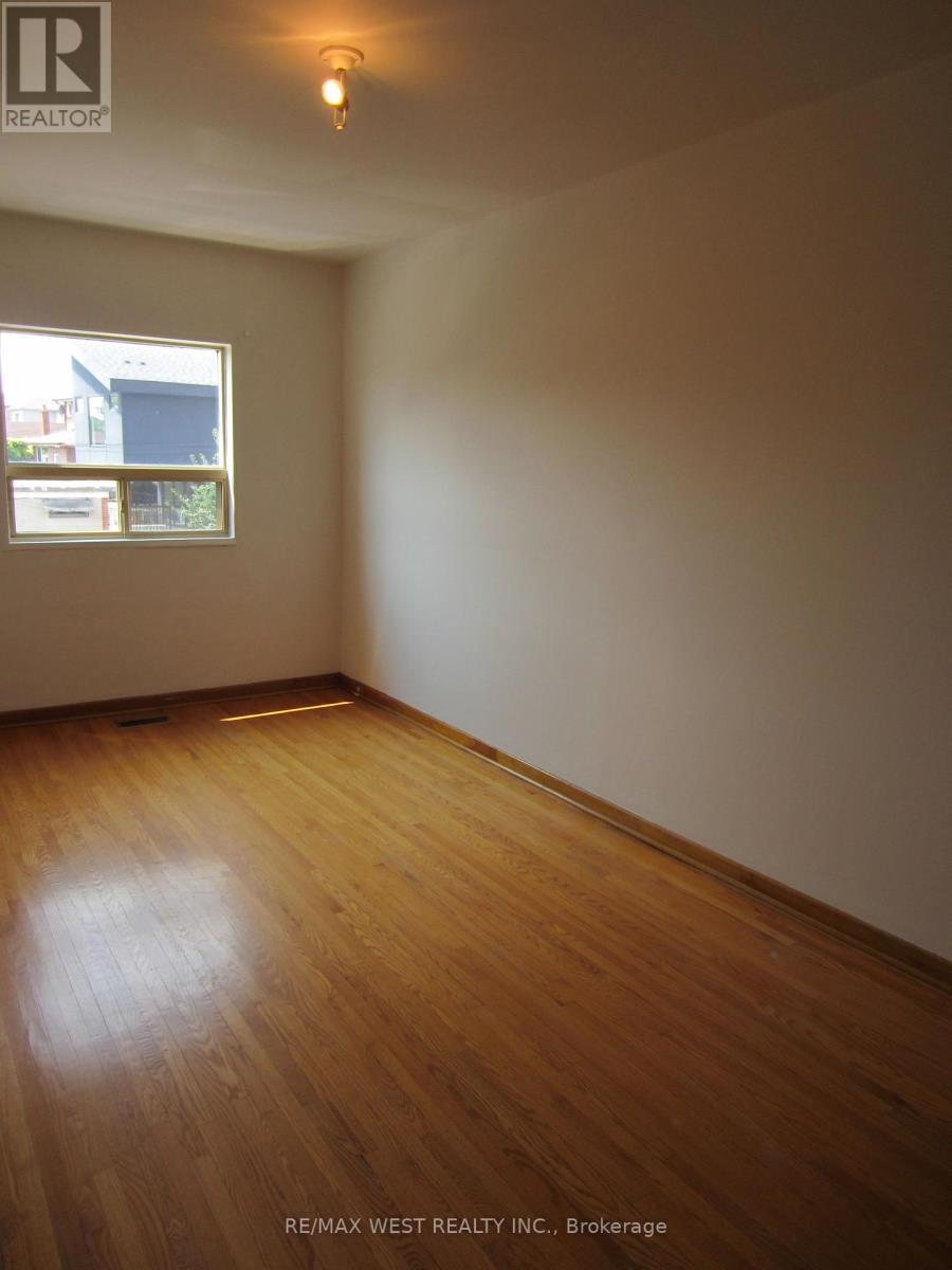 2444 Dufferin Street, Toronto, Ontario M6E 3T1 - Photo 12 - W13040590