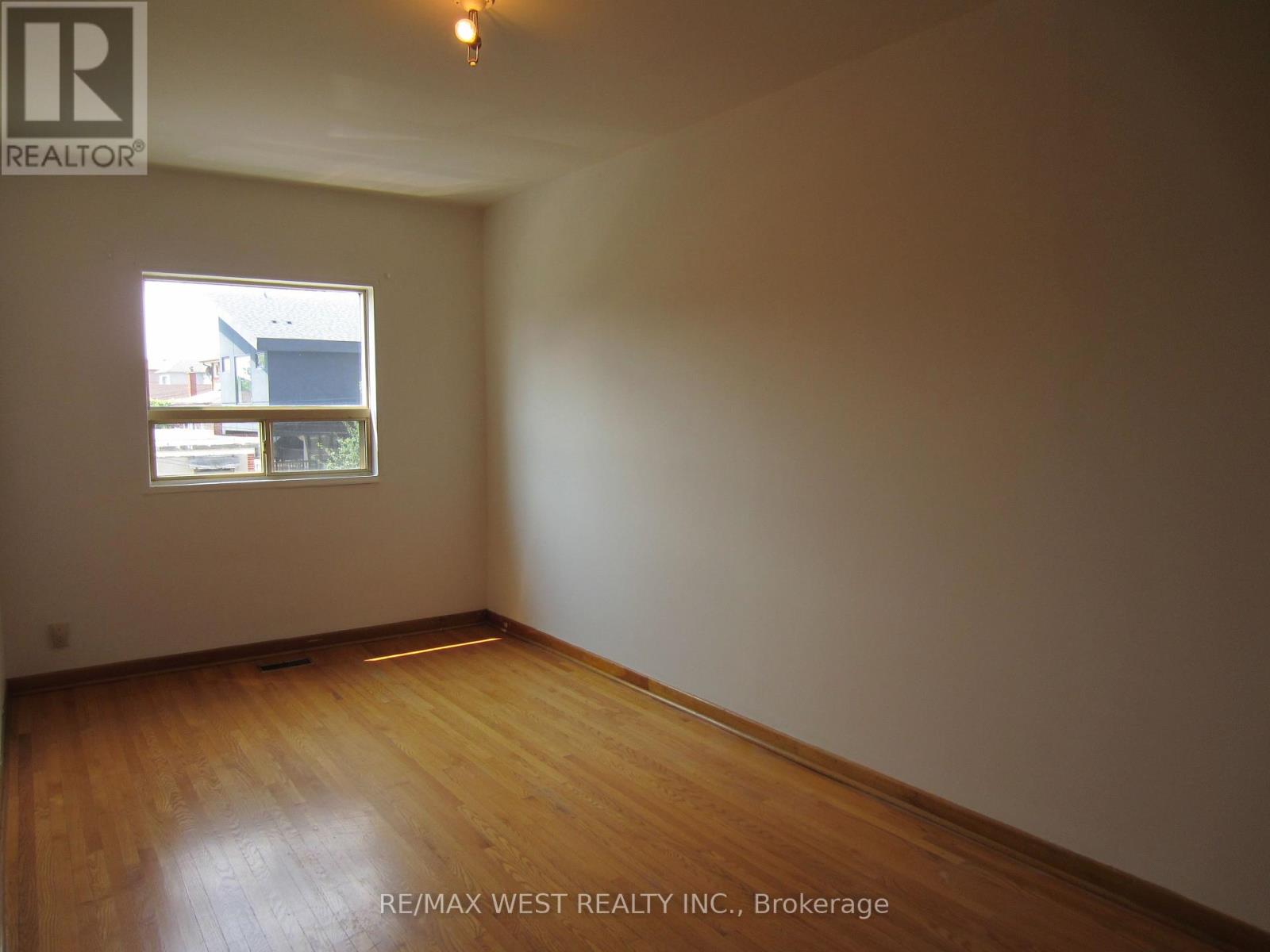 2444 Dufferin Street, Toronto, Ontario M6E 3T1 - Photo 13 - W13040590