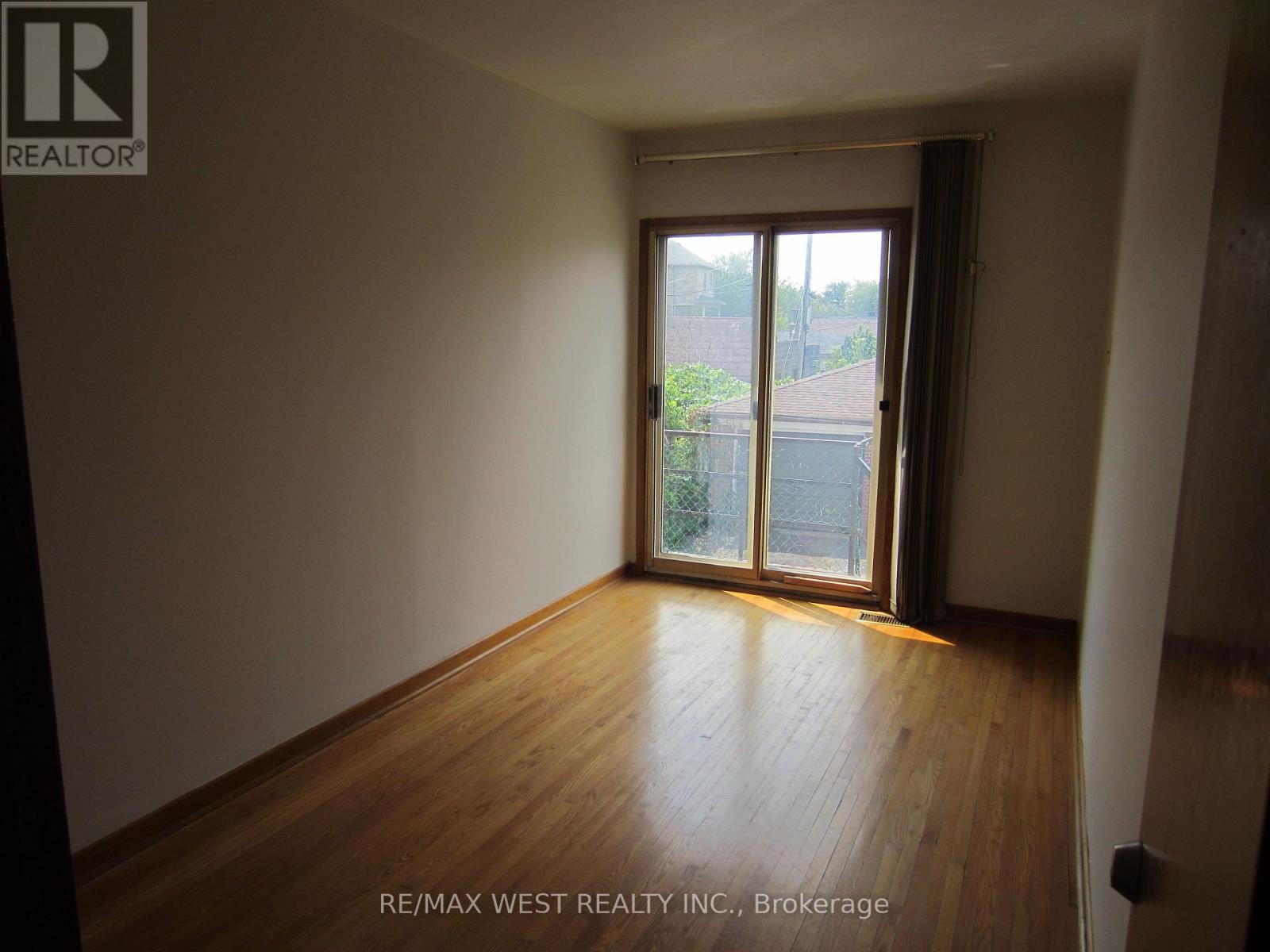 2444 Dufferin Street, Toronto, Ontario M6E 3T1 - Photo 10 - W13040590