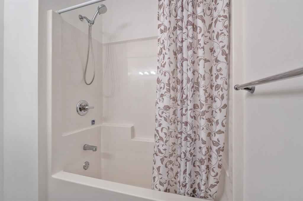 38 Falcon Drive, New Bothwell, Manitoba  R0A 1C0 - Photo 16 - 202619212