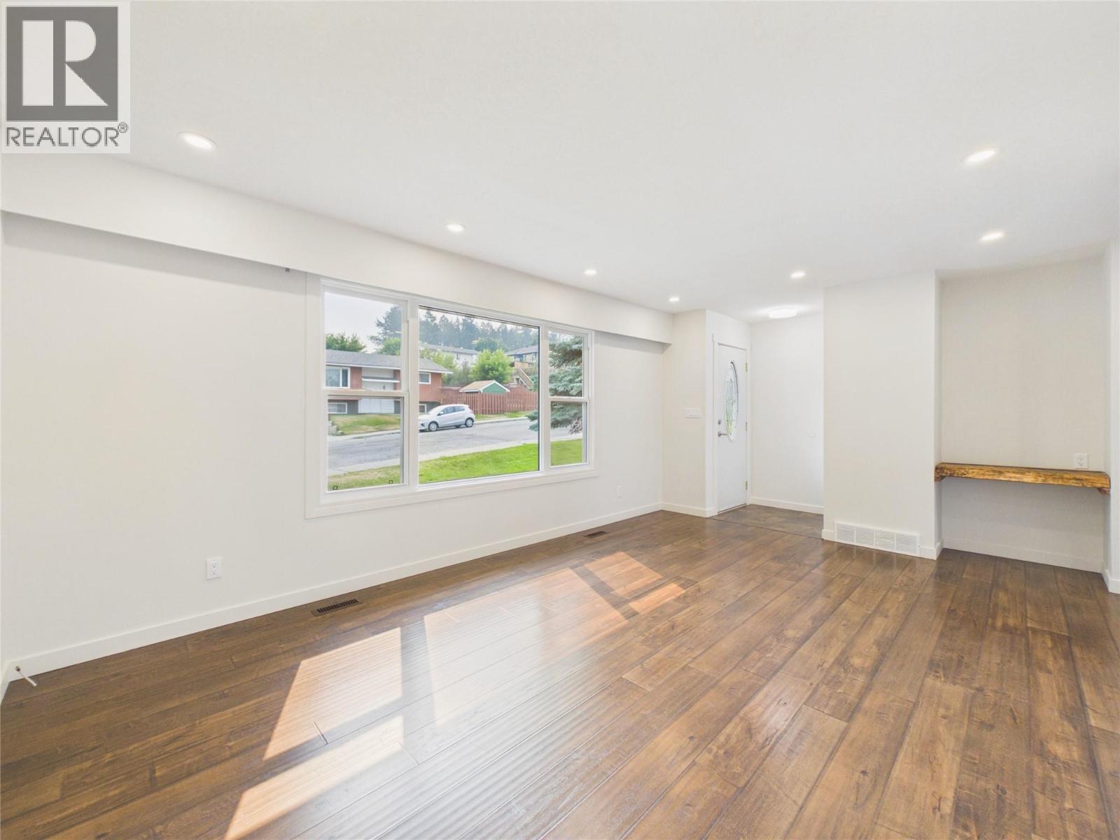 1305 10th Avenue S, Cranbrook, British Columbia  V1C 2N7 - Photo 6 - 10397317