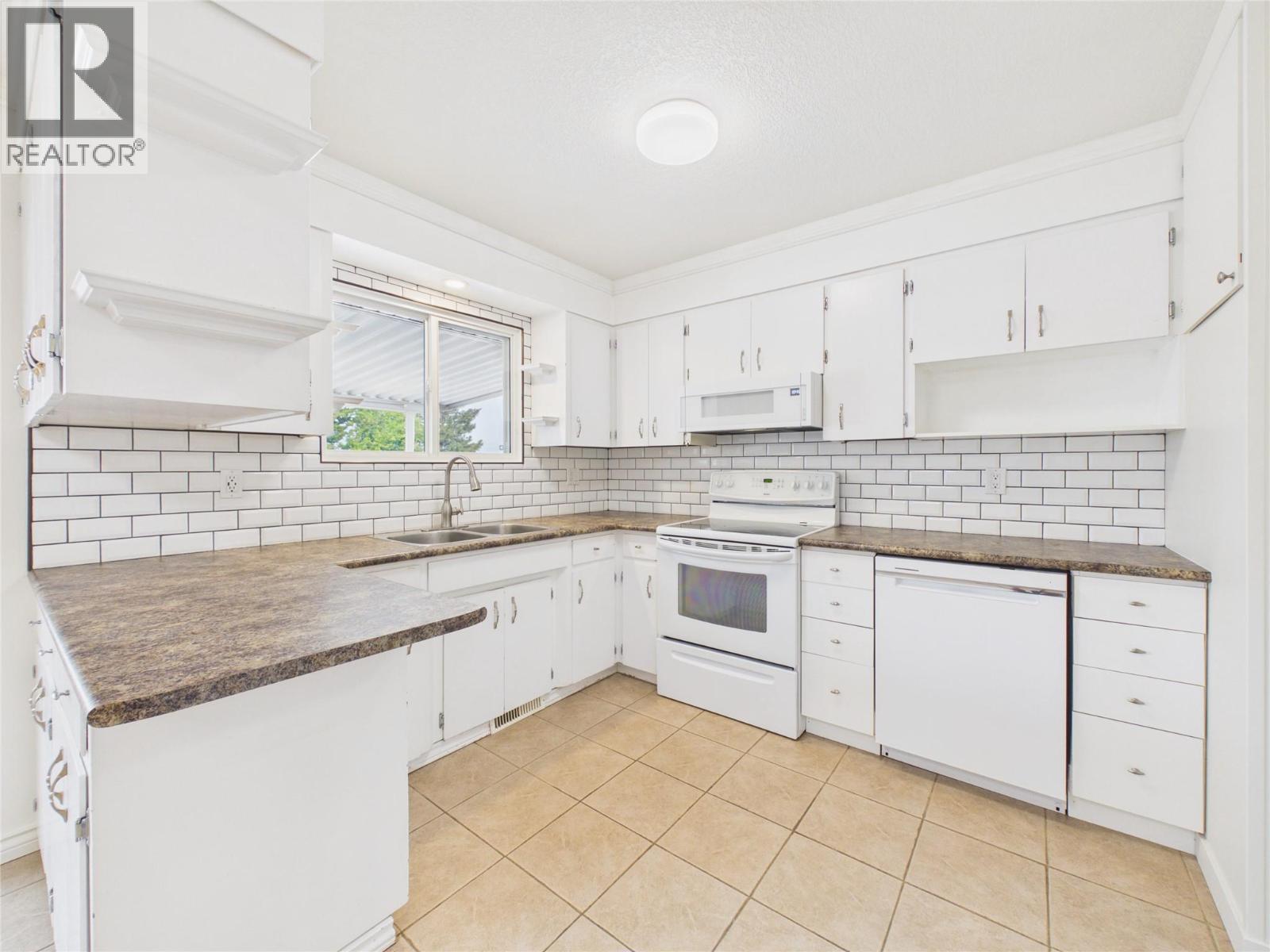1305 10th Avenue S, Cranbrook, British Columbia  V1C 2N7 - Photo 16 - 10397317