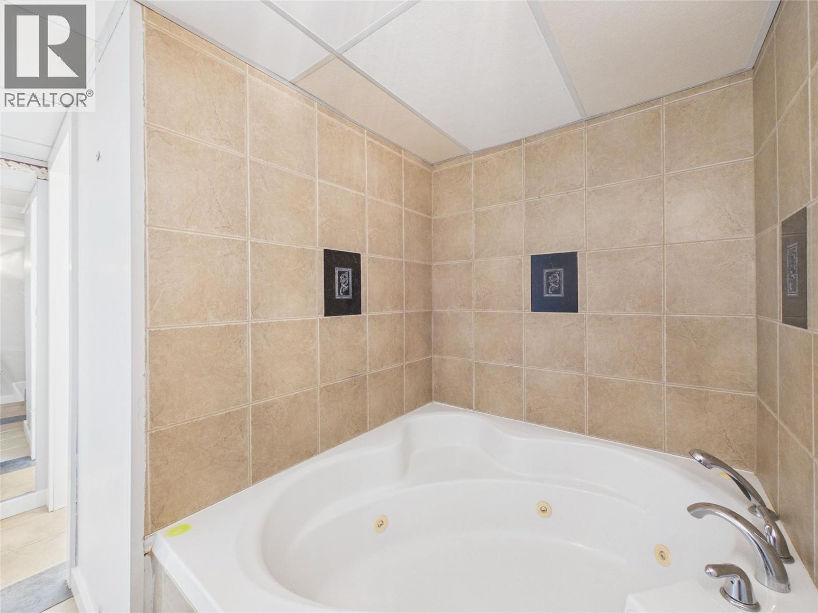 1305 10th Avenue S, Cranbrook, British Columbia  V1C 2N7 - Photo 34 - 10397317