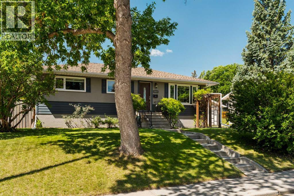 5919 Thornton Road NW, Calgary, Alberta  T2K 3C3 - Photo 3 - A2329511