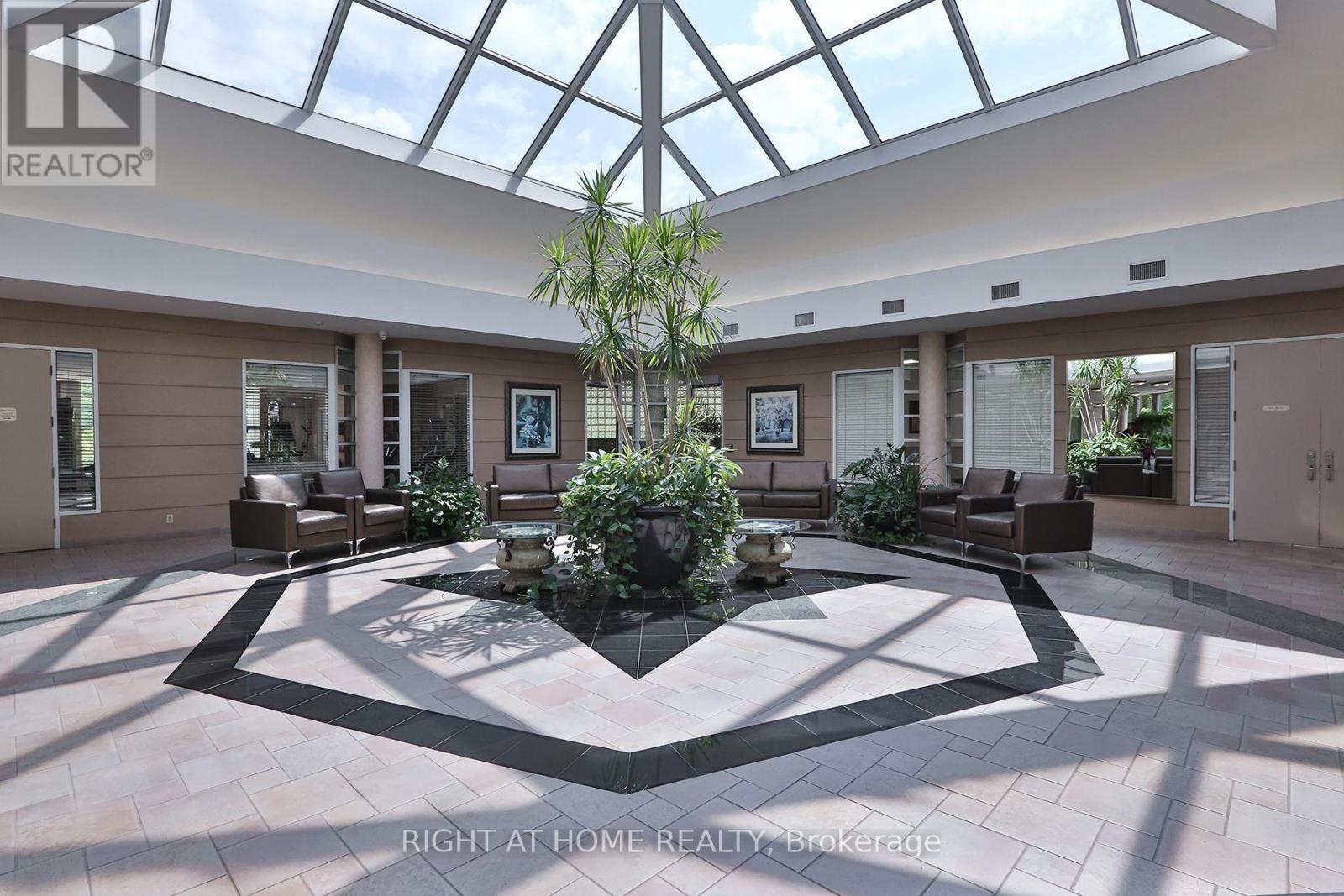 2212 - 7 CONCORDE PLACE, Toronto, Ontario