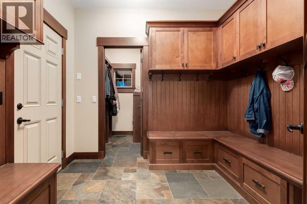 250 Crestridge Place Sw, Calgary, Alberta  T3B 5Z2 - Photo 7 - A2313826