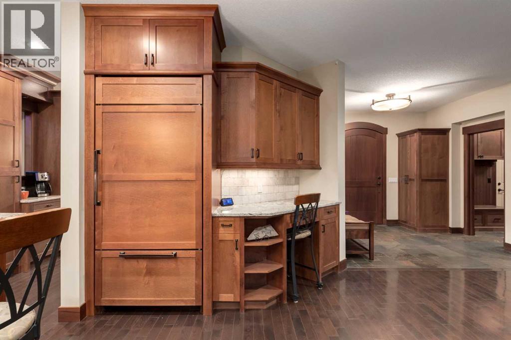 250 Crestridge Place Sw, Calgary, Alberta  T3B 5Z2 - Photo 19 - A2313826