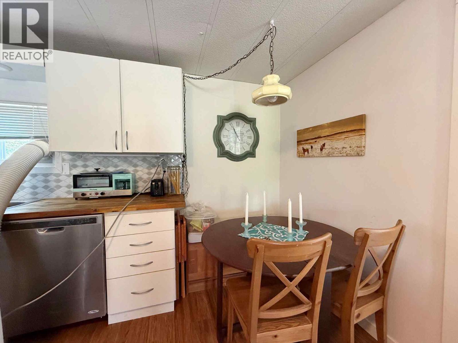 9872 Institute Street, Little Fort, British Columbia  V0E 1C0 - Photo 9 - 10396367