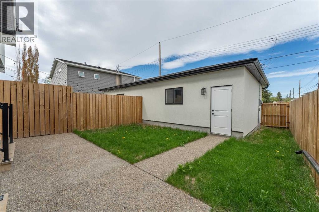 3925 74 Street NW, Calgary, Alberta  T3B 2M5 - Photo 17 - A2315441