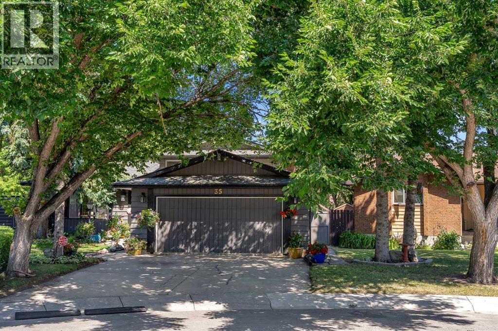 35 Rundlemere Place NE, Calgary, Alberta  T1Y 3K4 - Photo 1 - A2335713