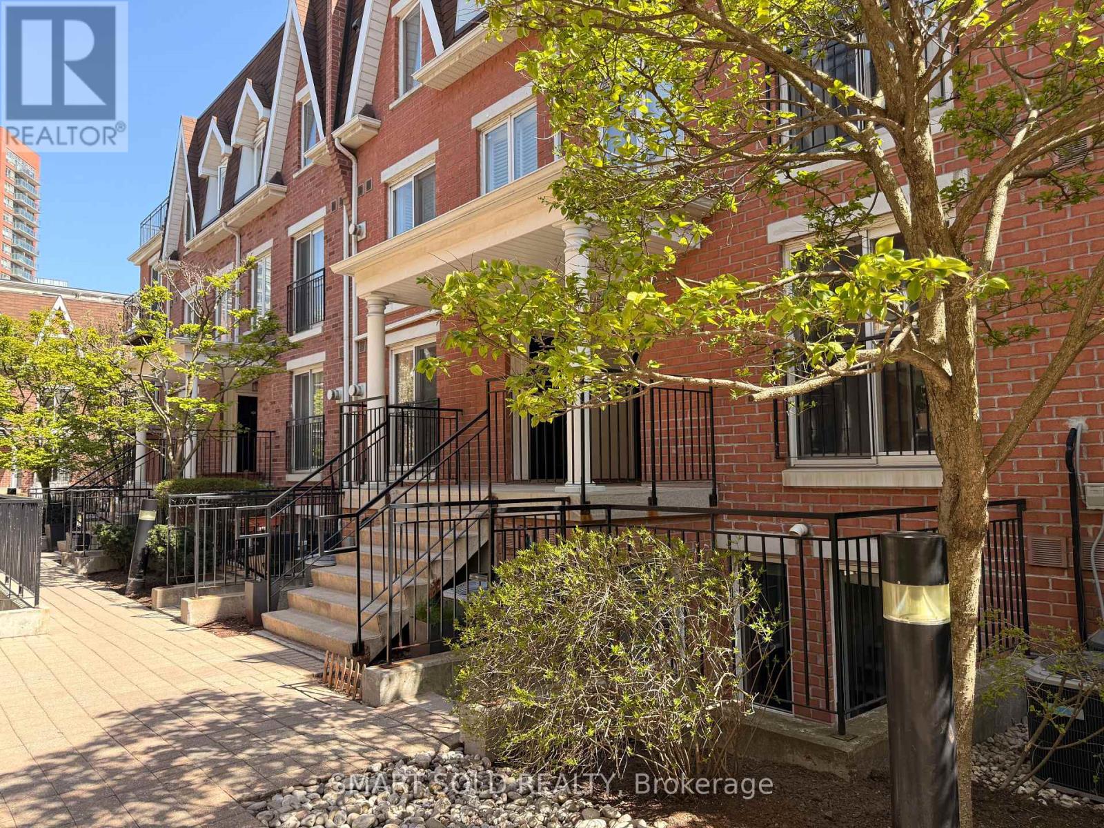 725 - 10 LAIDLAW STREET, Toronto, Ontario
