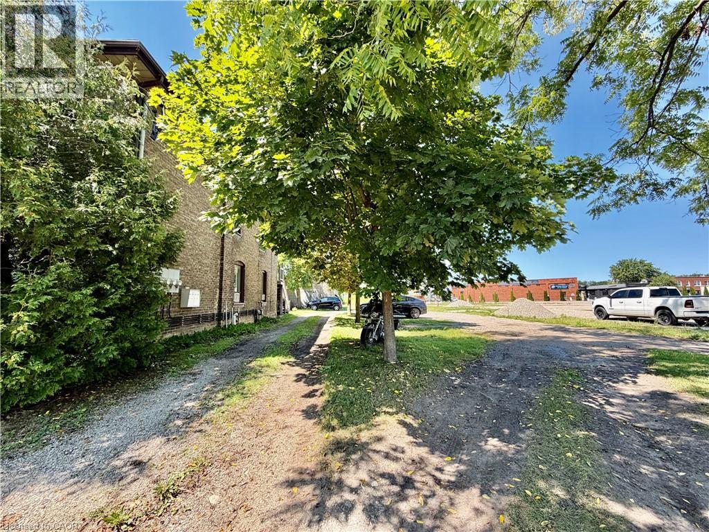 135 Sherwood Drive, Brantford, Ontario  N3T 1N8 - Photo 12 - 40854400