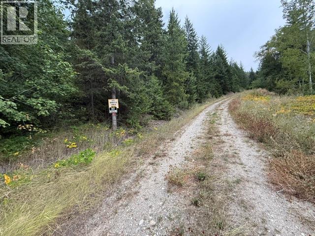 2881 Yellowhead Highway, Clearwater, British Columbia  V0E 3A0 - Photo 2 - 10394806