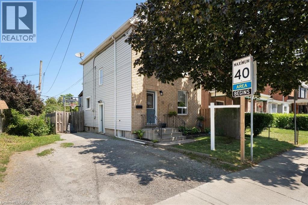 11 Primrose Avenue, Hamilton, Ontario  L8L 2K7 - Photo 3 - 40854608