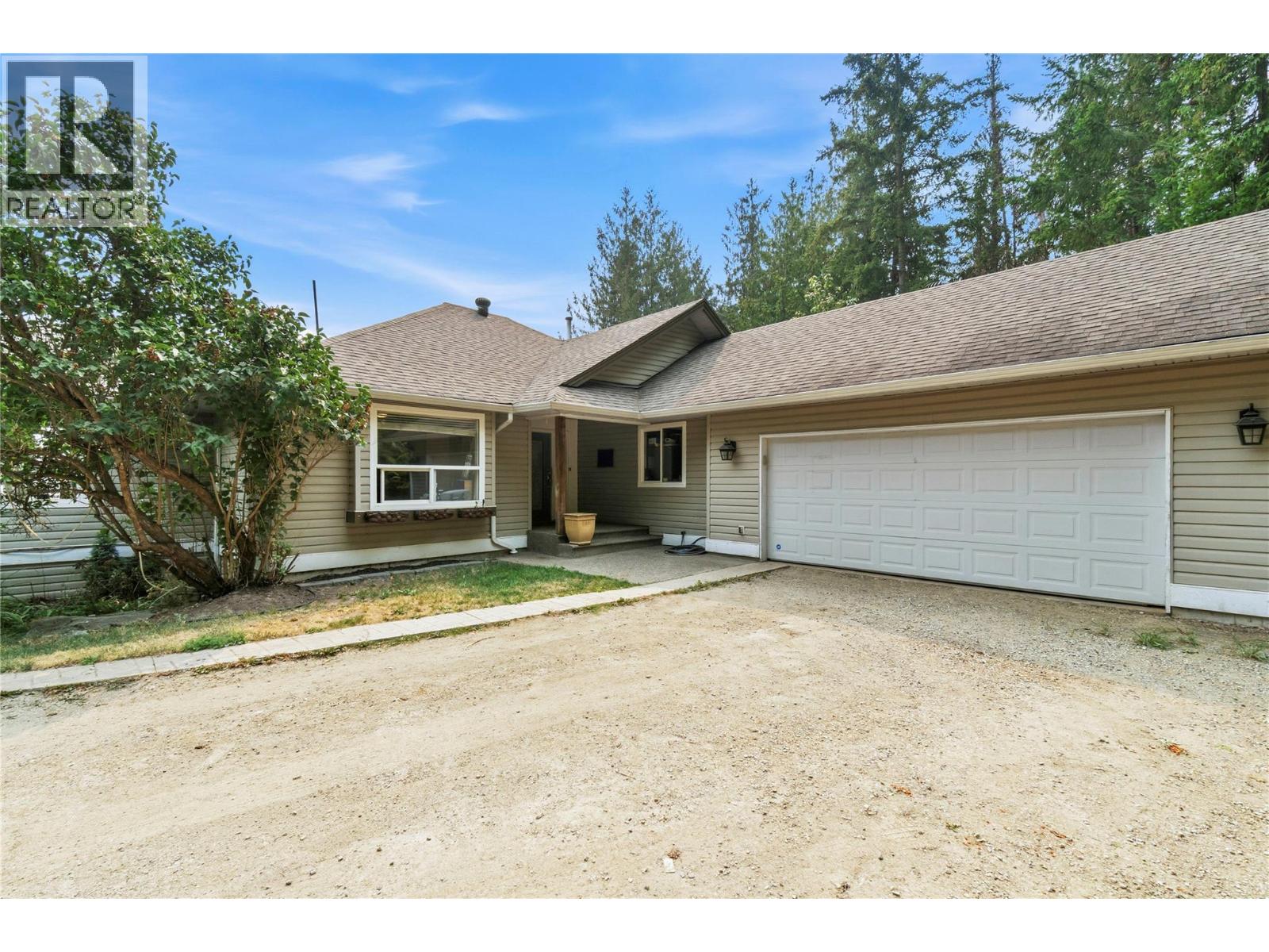 618 Elson Road, Sorrento, British Columbia