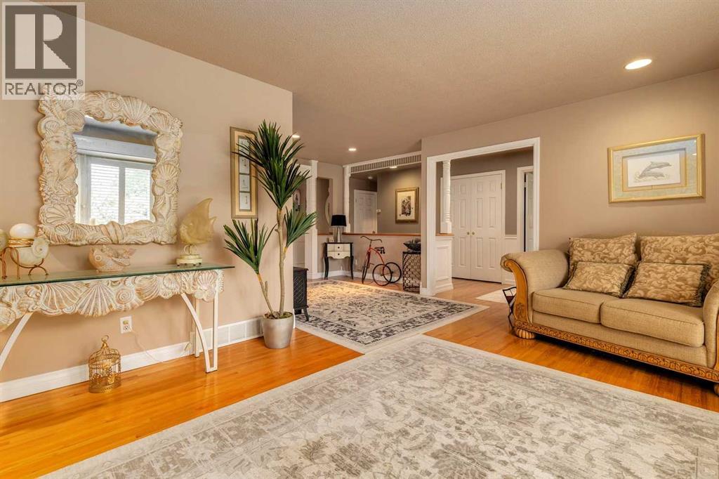 783 Lake Twintree Crescent Se, Calgary, Alberta  T2J 2W2 - Photo 11 - A2334857