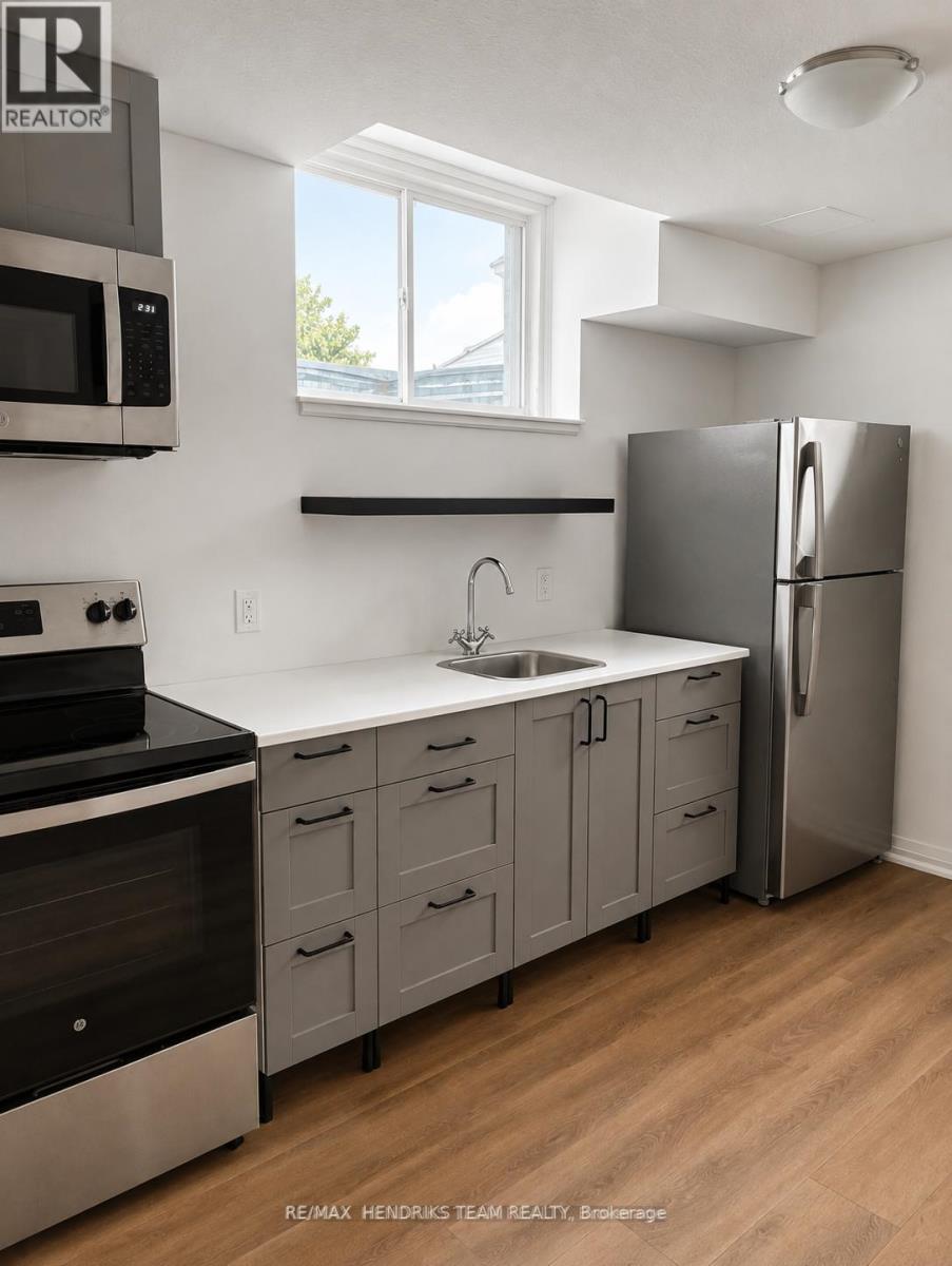 Basement Unit Only - 146 Bur Oak Drive, Thorold, Ontario  L2V 0L7 - Photo 6 - X13612446