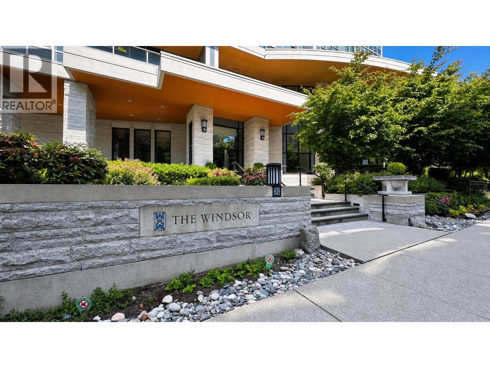 1805 3093 Windsor Gate, Coquitlam, British Columbia  V3B 0N2 - Photo 2 - R3154565