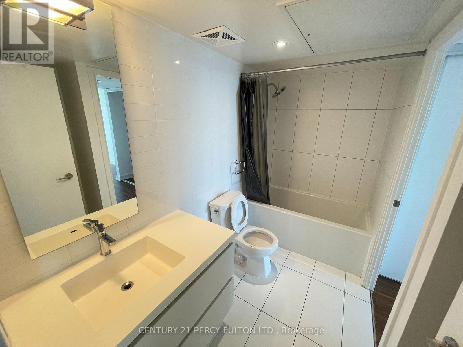 1811 - 85 Queens Wharf Road, Toronto, Ontario  M5V 0J9 - Photo 10 - C13660460