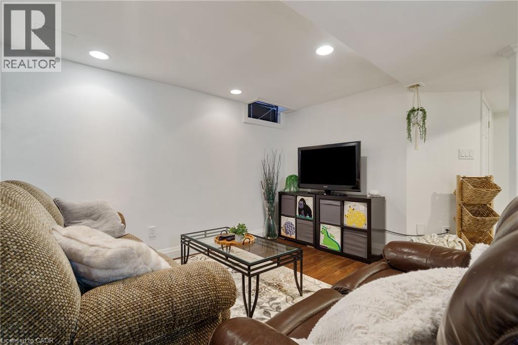 213 Fellowes Crescent, Waterdown, Ontario  L0R 2H3 - Photo 35 - 40854835