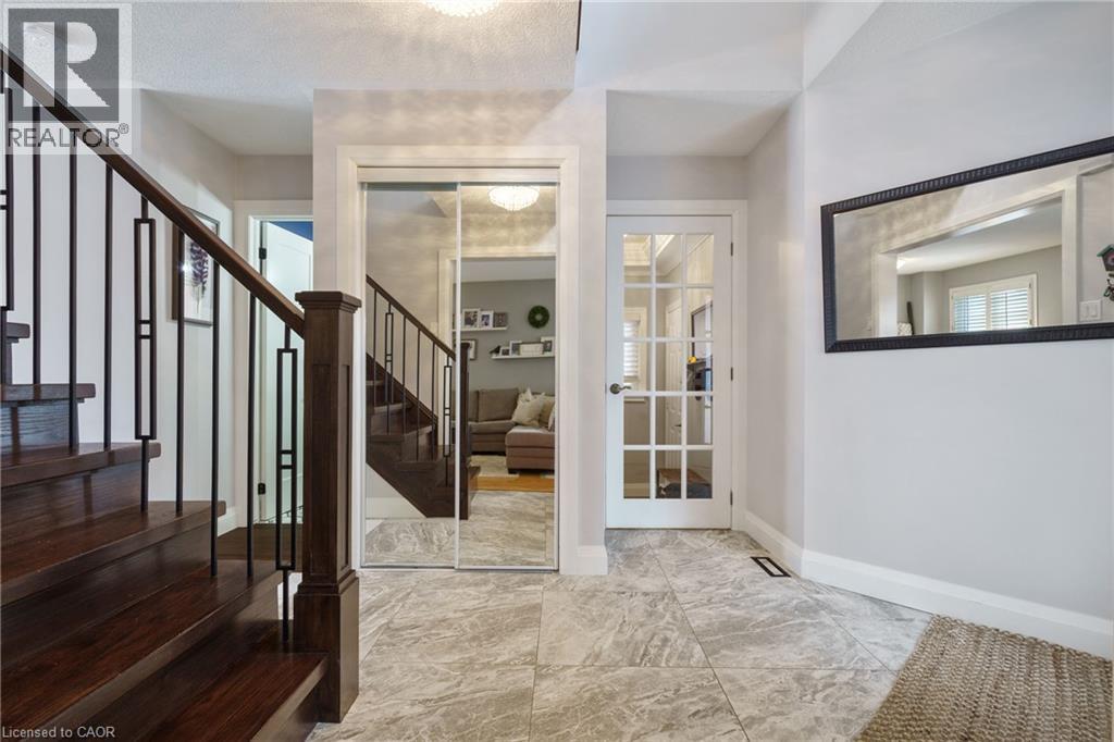 213 Fellowes Crescent, Waterdown, Ontario  L0R 2H3 - Photo 4 - 40854835