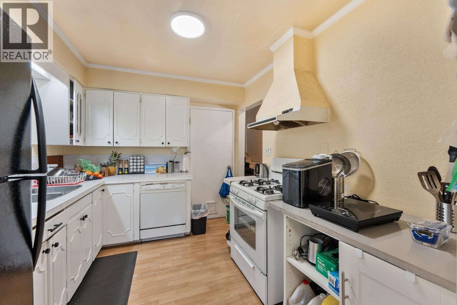 2246 Austin Avenue, Coquitlam, British Columbia  V3K 3S1 - Photo 6 - R3154464