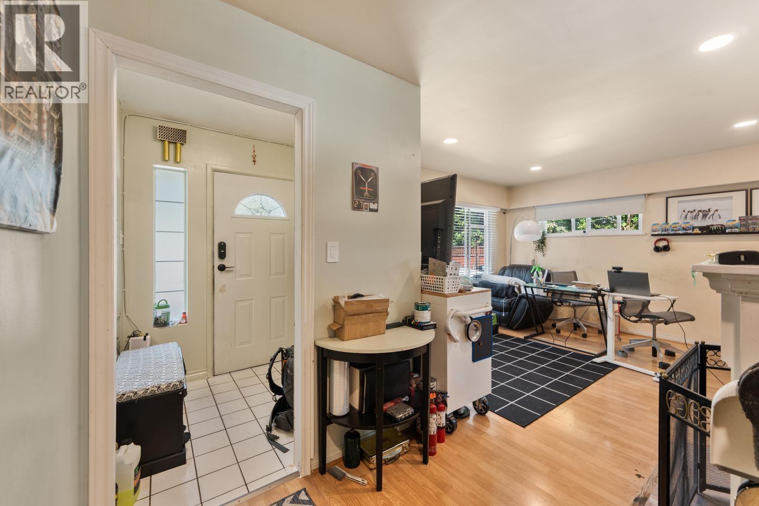 2246 Austin Avenue, Coquitlam, British Columbia  V3K 3S1 - Photo 9 - R3154464