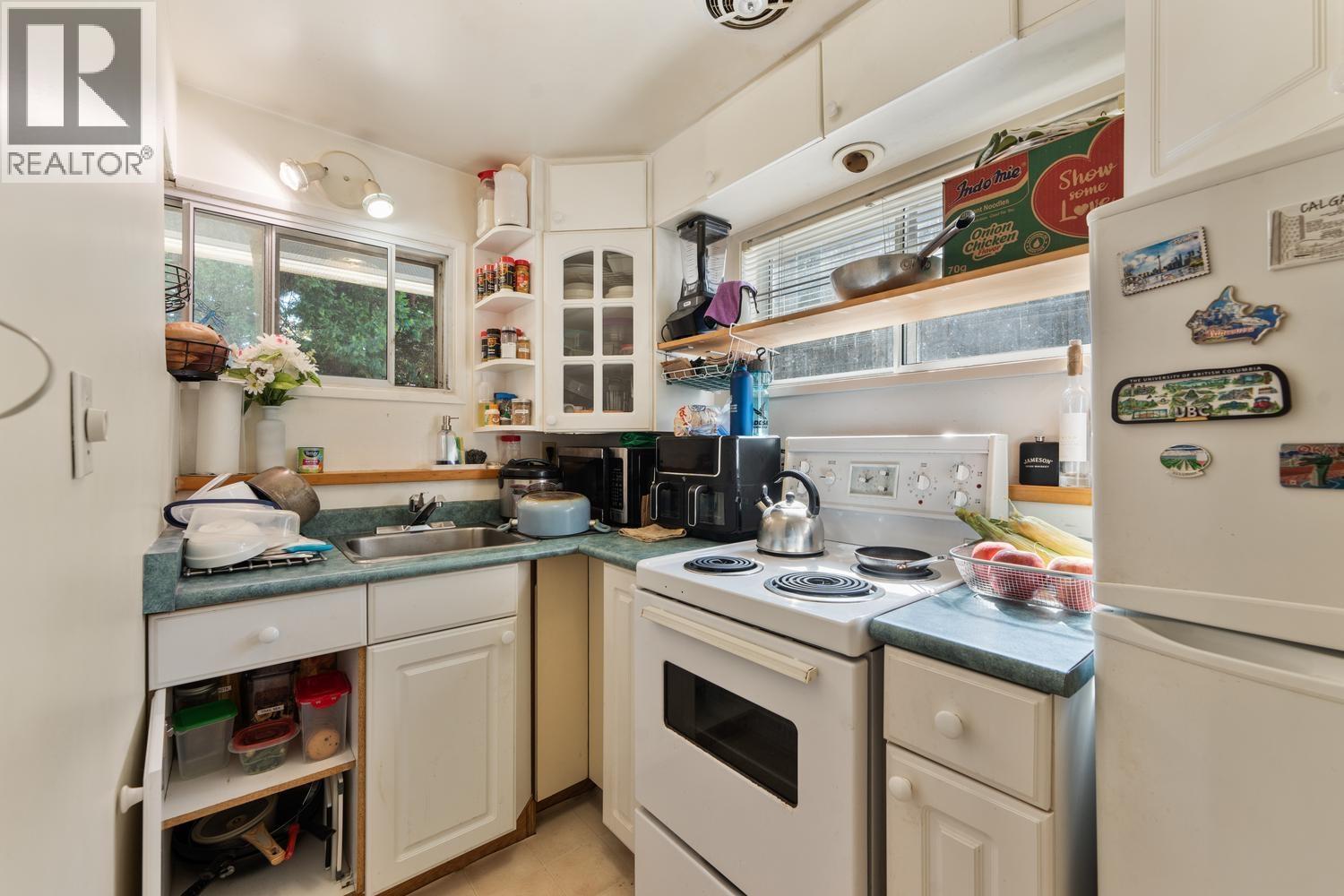2246 Austin Avenue, Coquitlam, British Columbia  V3K 3S1 - Photo 15 - R3154464