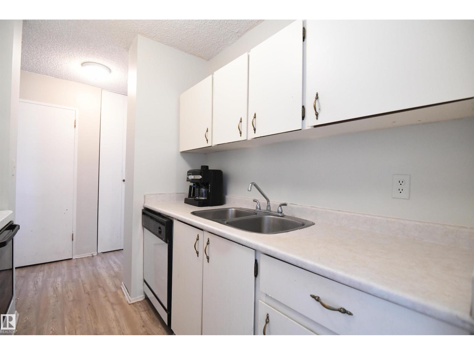 #1305 13910 Stony Plain Rd NW, Edmonton, Alberta  T5N 3R2 - Photo 9 - E4503122