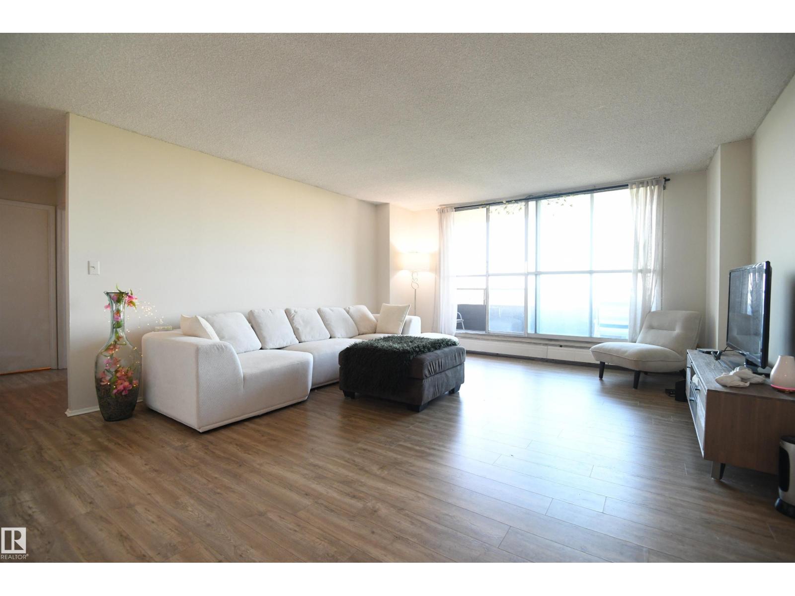#1305 13910 Stony Plain Rd NW, Edmonton, Alberta  T5N 3R2 - Photo 3 - E4503122