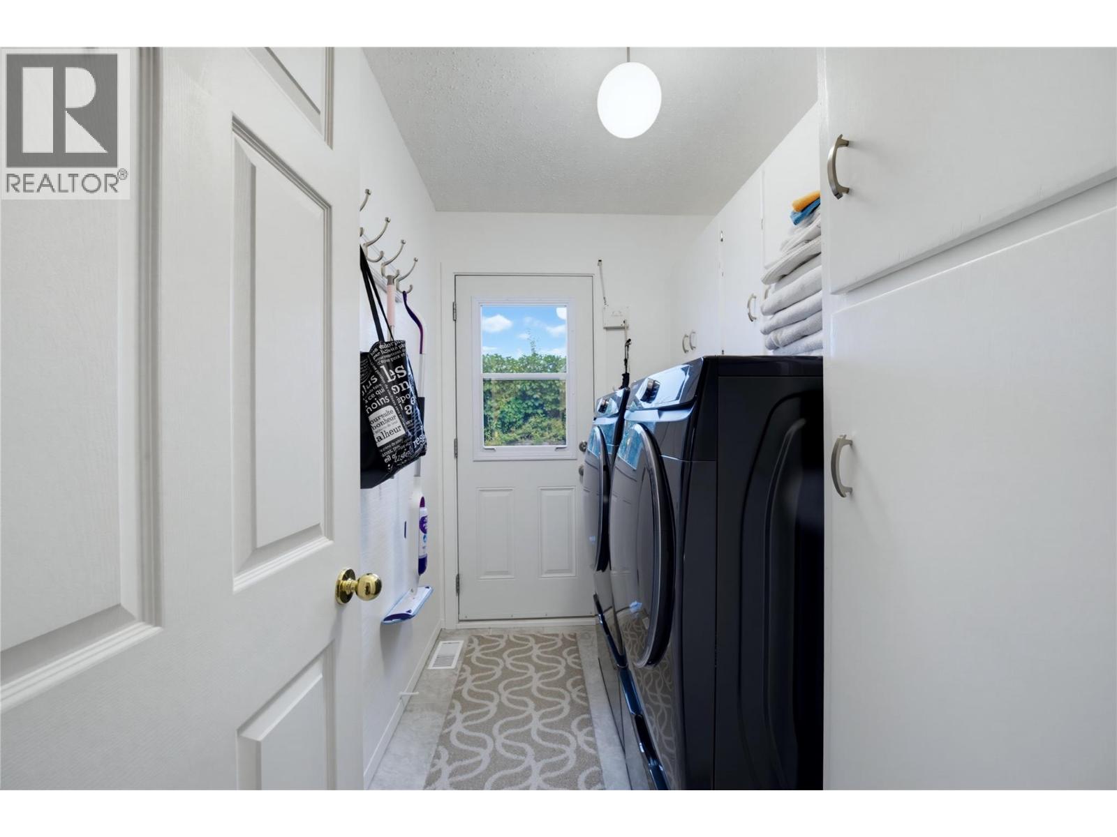 3251 5 Avenue SE, Salmon Arm, British Columbia  V1E 2B8 - Photo 12 - 10397263