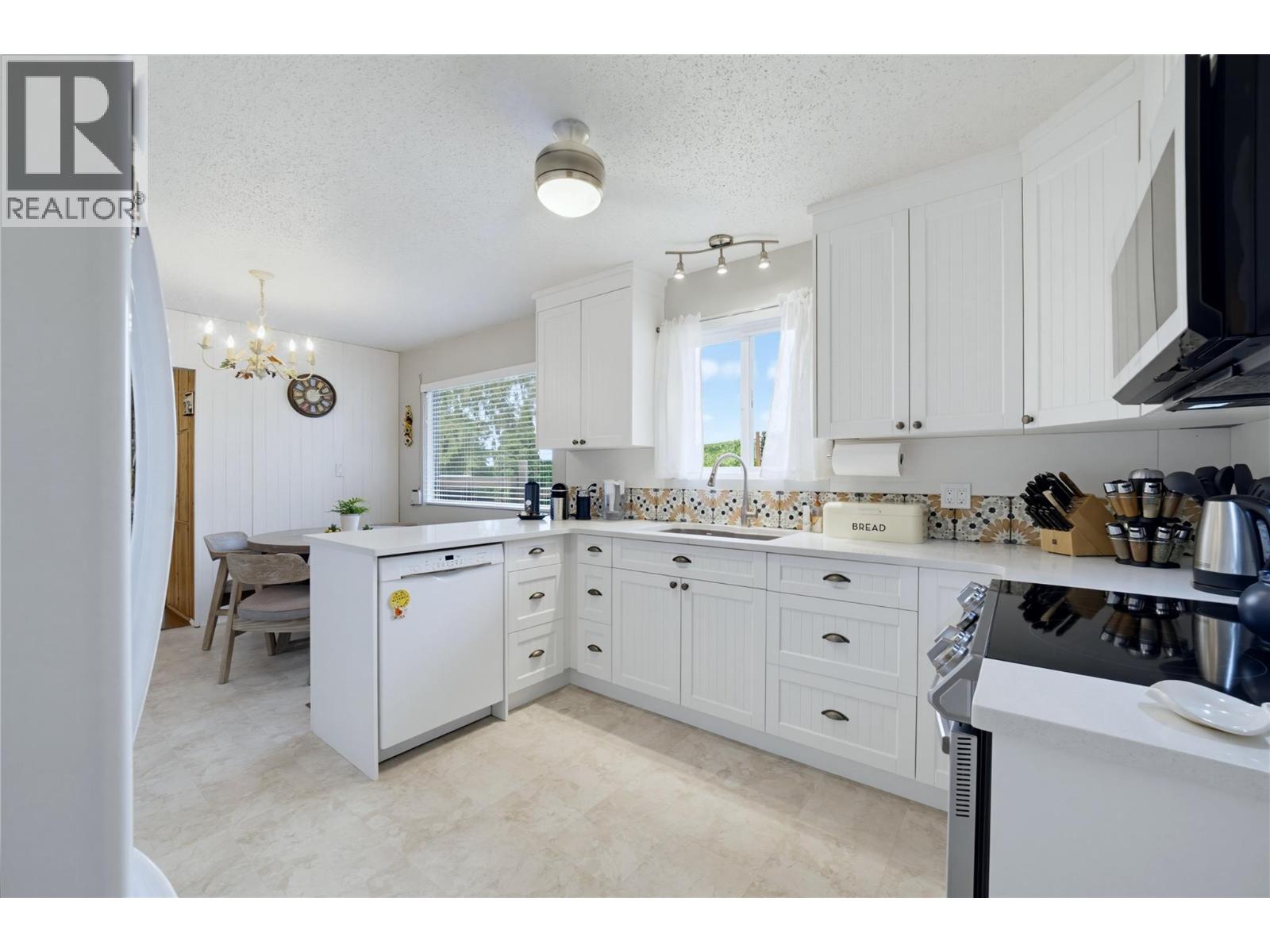 3251 5 Avenue SE, Salmon Arm, British Columbia  V1E 2B8 - Photo 13 - 10397263