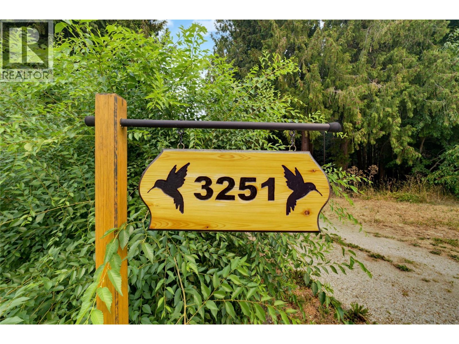 3251 5 Avenue SE, Salmon Arm, British Columbia  V1E 2B8 - Photo 3 - 10397263