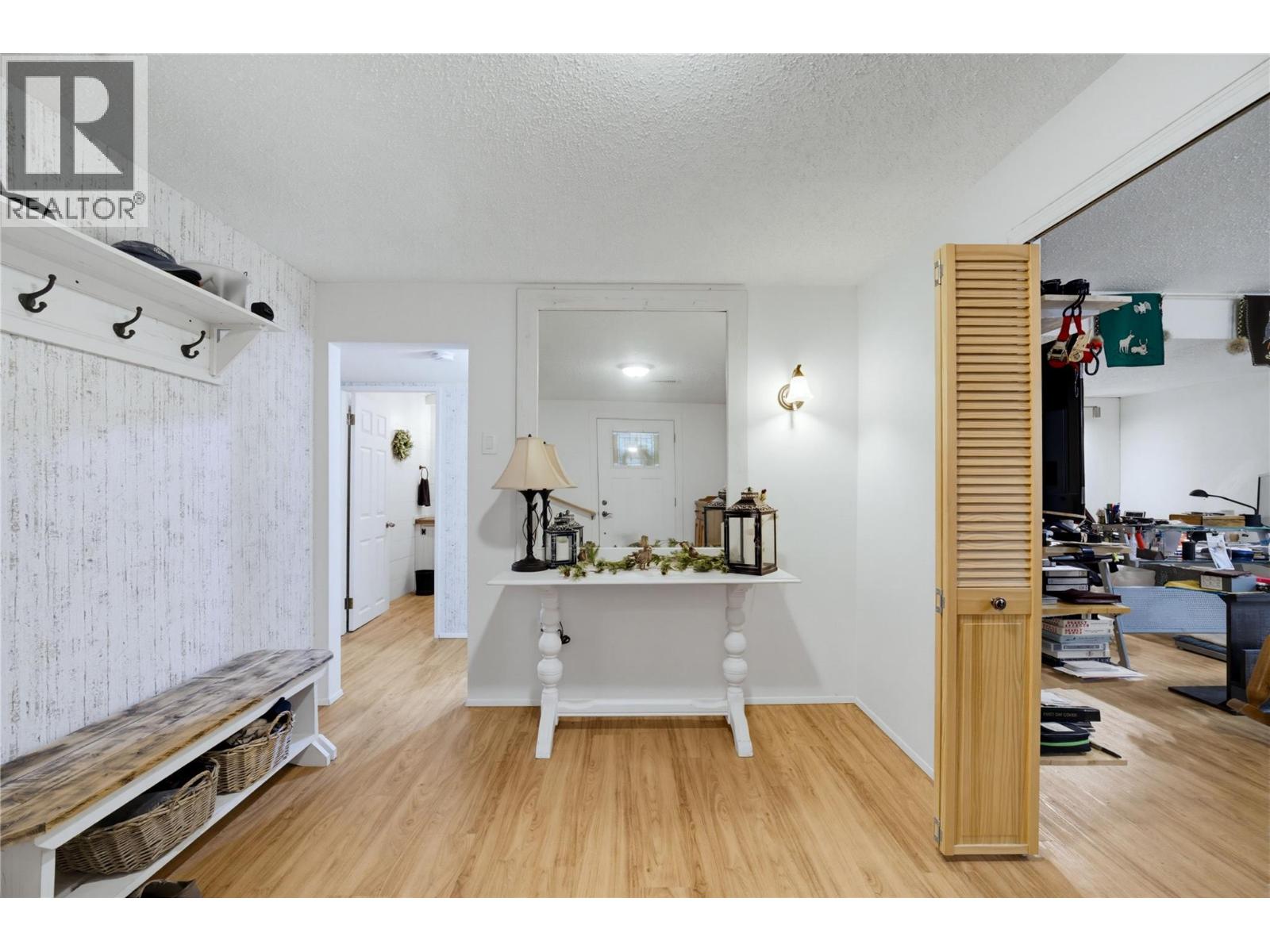3251 5 Avenue SE, Salmon Arm, British Columbia  V1E 2B8 - Photo 6 - 10397263