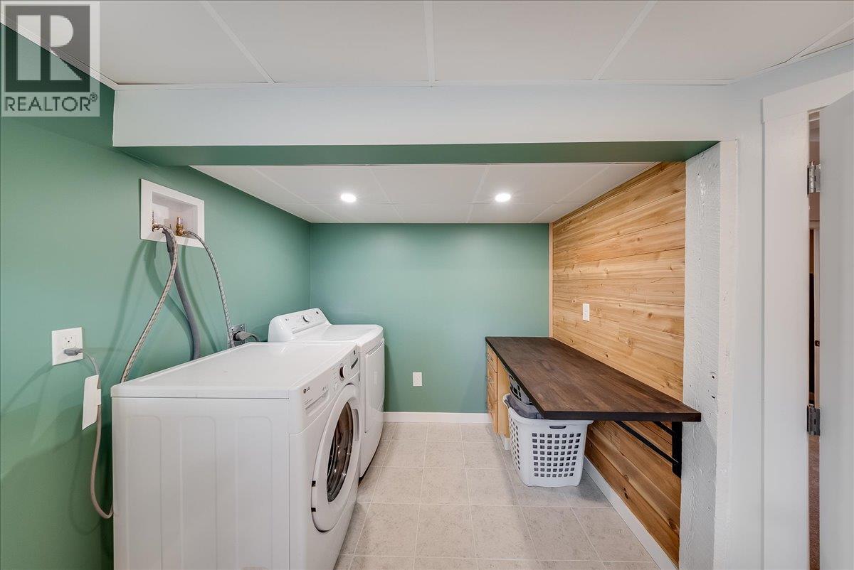 526 12th Avenue, Genelle, British Columbia  V0G 1G0 - Photo 25 - 10393053