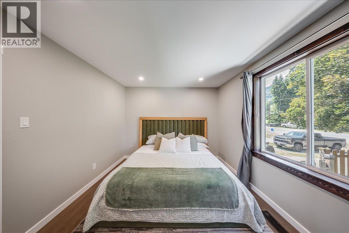 526 12th Avenue, Genelle, British Columbia  V0G 1G0 - Photo 17 - 10393053